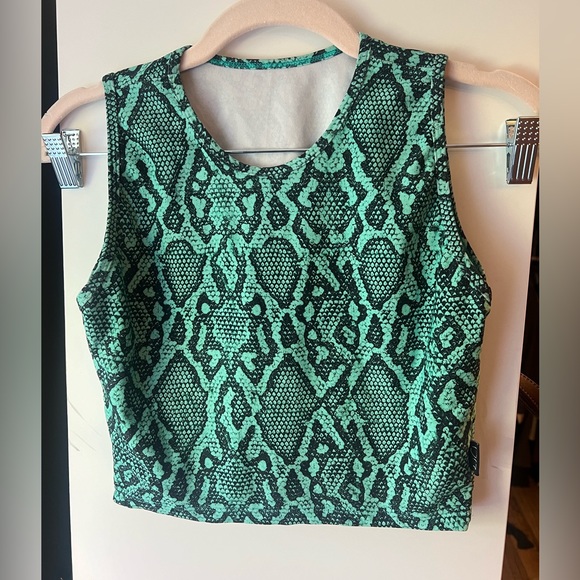 Lici Fit Workout Top - Picture 2 of 4